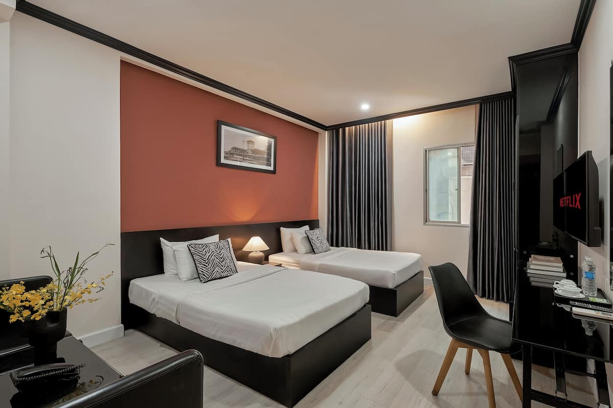 Deluxe Room, 2 Single Beds | Minibar, in-room safe, desk, blackout curtains