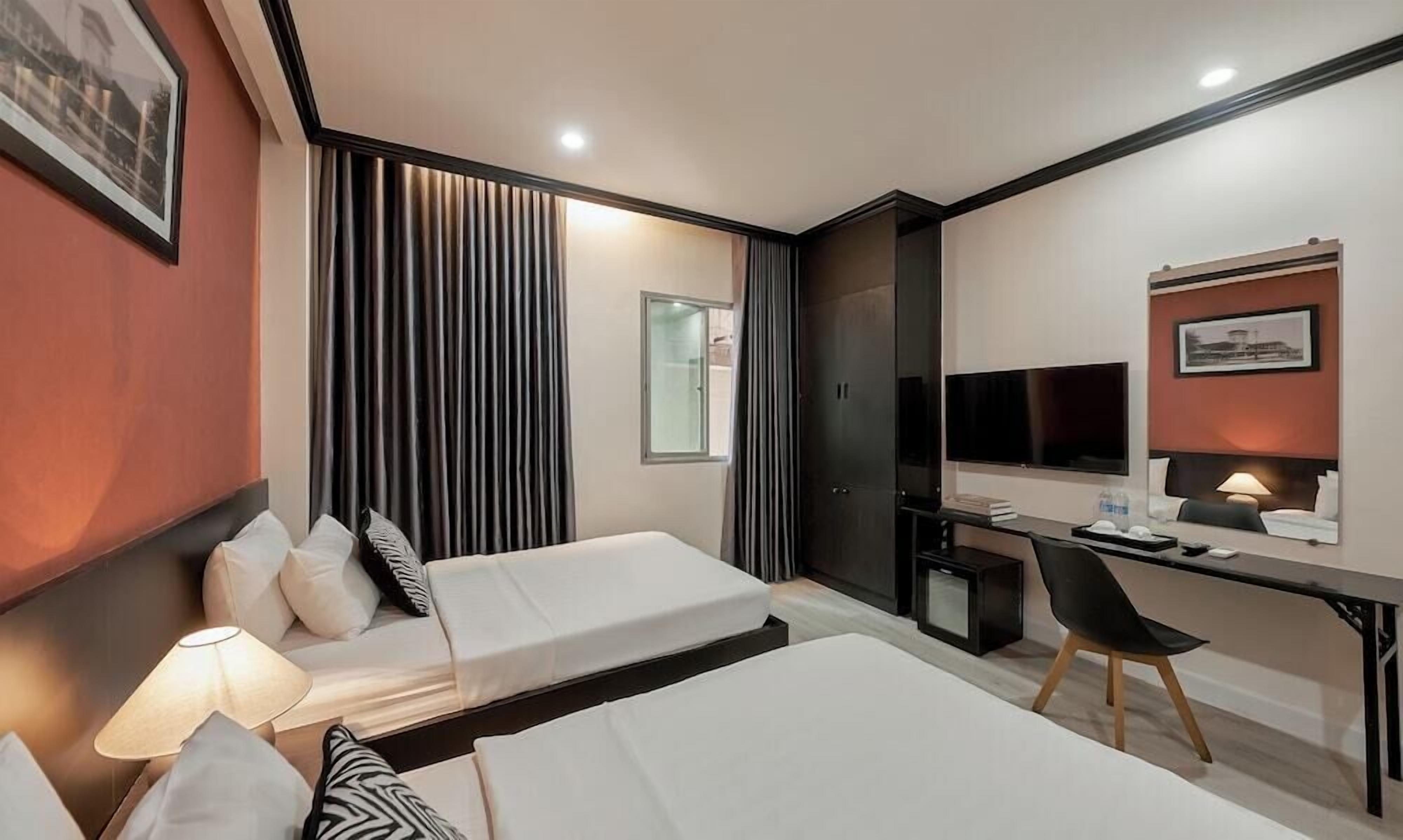 Minibar, in-room safe, desk, blackout drapes