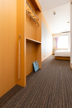 Twin Room - Kansai Seaside Hotel (Kaizuka)