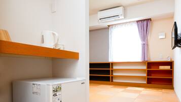 Kamar Tradisional (Japanese Style) | Selimut bulu angsa, meja kerja, tirai kedap cahaya, dan kedap suara