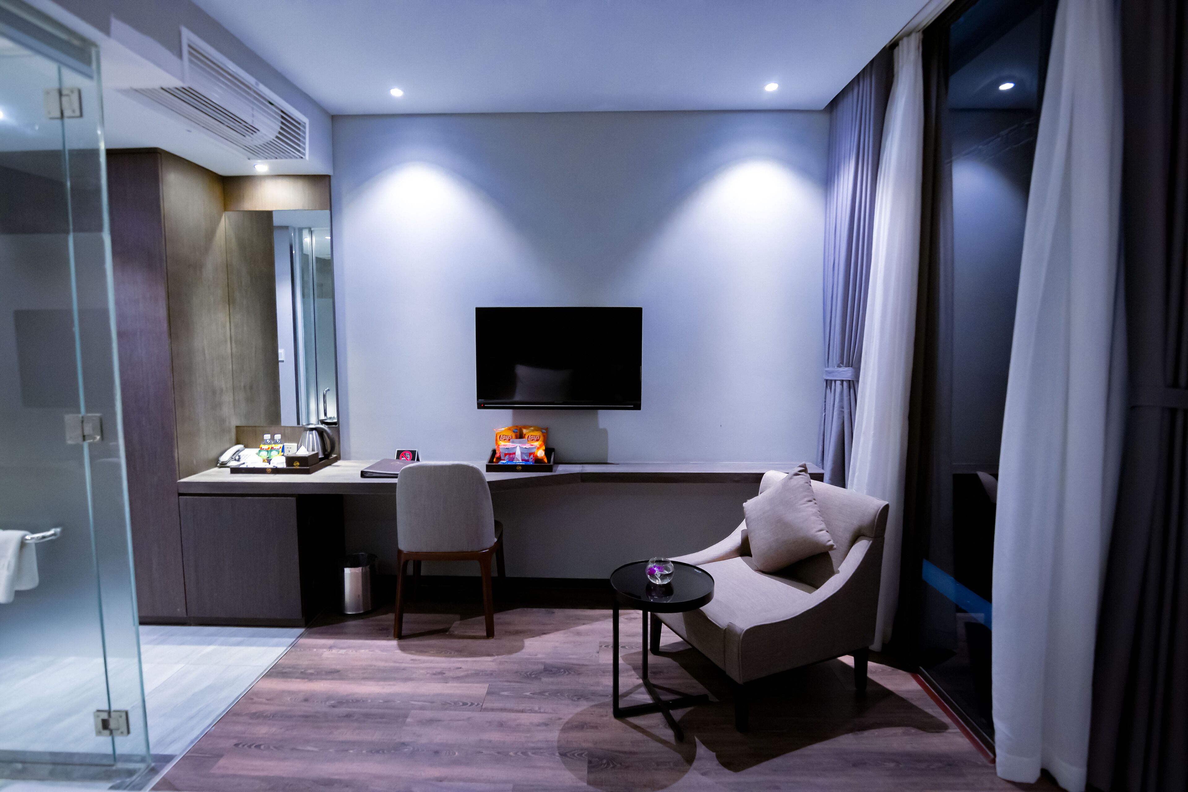 superior twin room | 1 bedroom, premium bedding, minibar, in-room safe