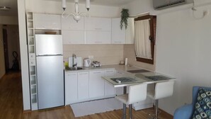 Apartemen, 1 kamar tidur | Dapur pribadi | Lemari es, oven, ketel listrik, dan penanak nasi