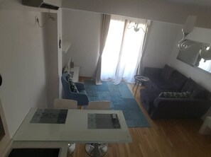 Leilighet, 1 soverom | Oppholdsområde | Flatskjerm-TV