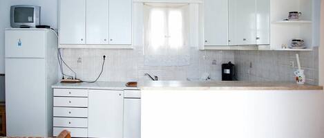 Appartamento | Cucina privata | Frigorifero con congelatore, forno, piano cottura