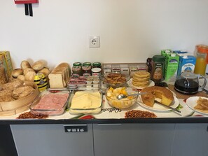 Desayuno continental incluido todos los días