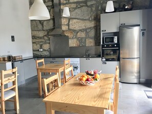 Free daily continental breakfast  - Campanhã Boutique Station (Porto)