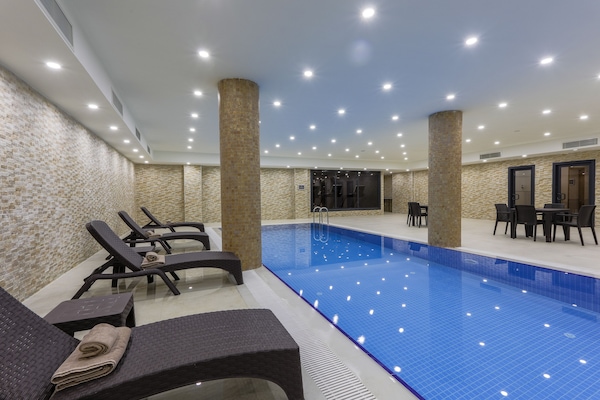 Una piscina techada