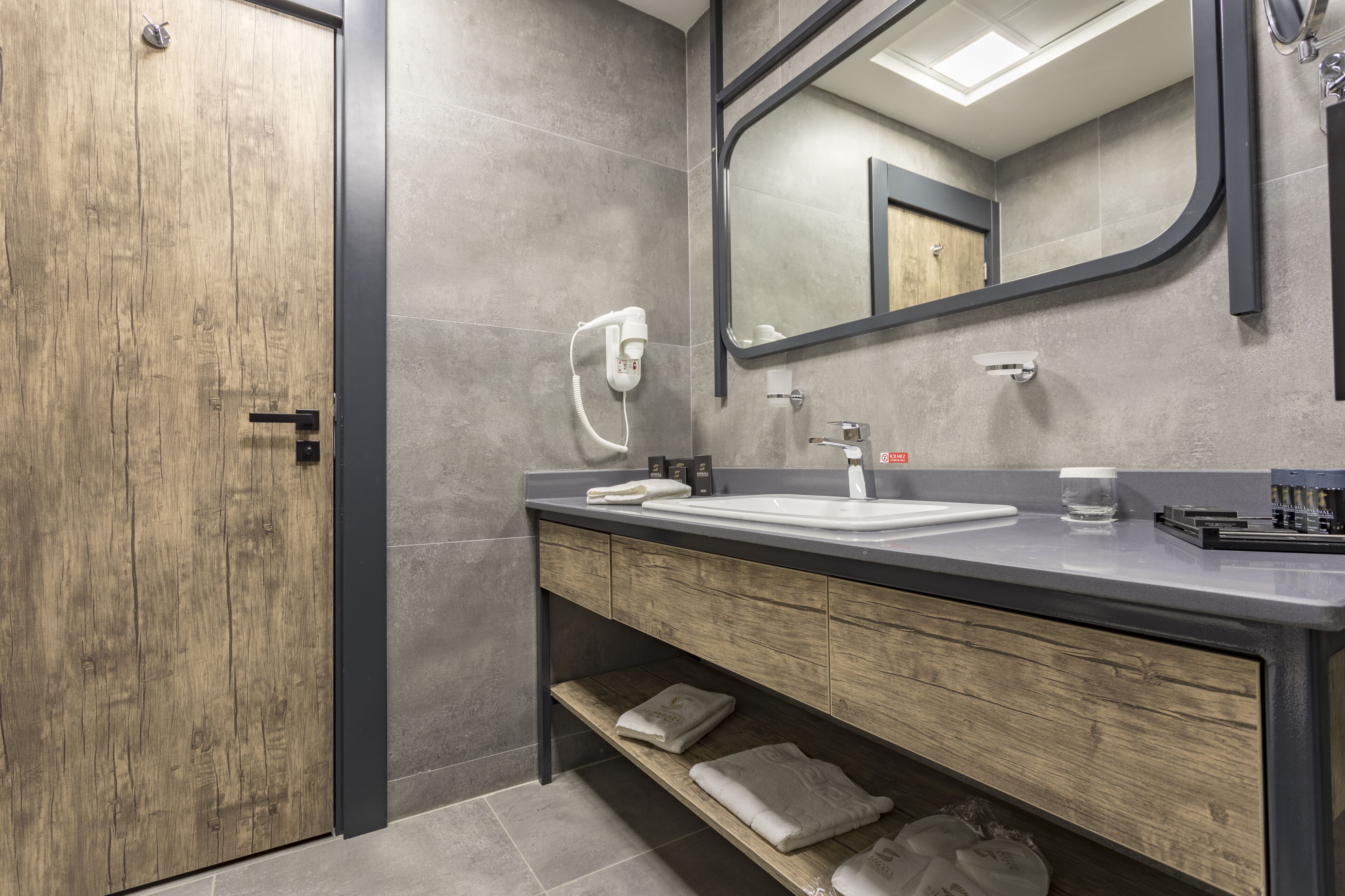 shower, free toiletries, hair dryer, slippers