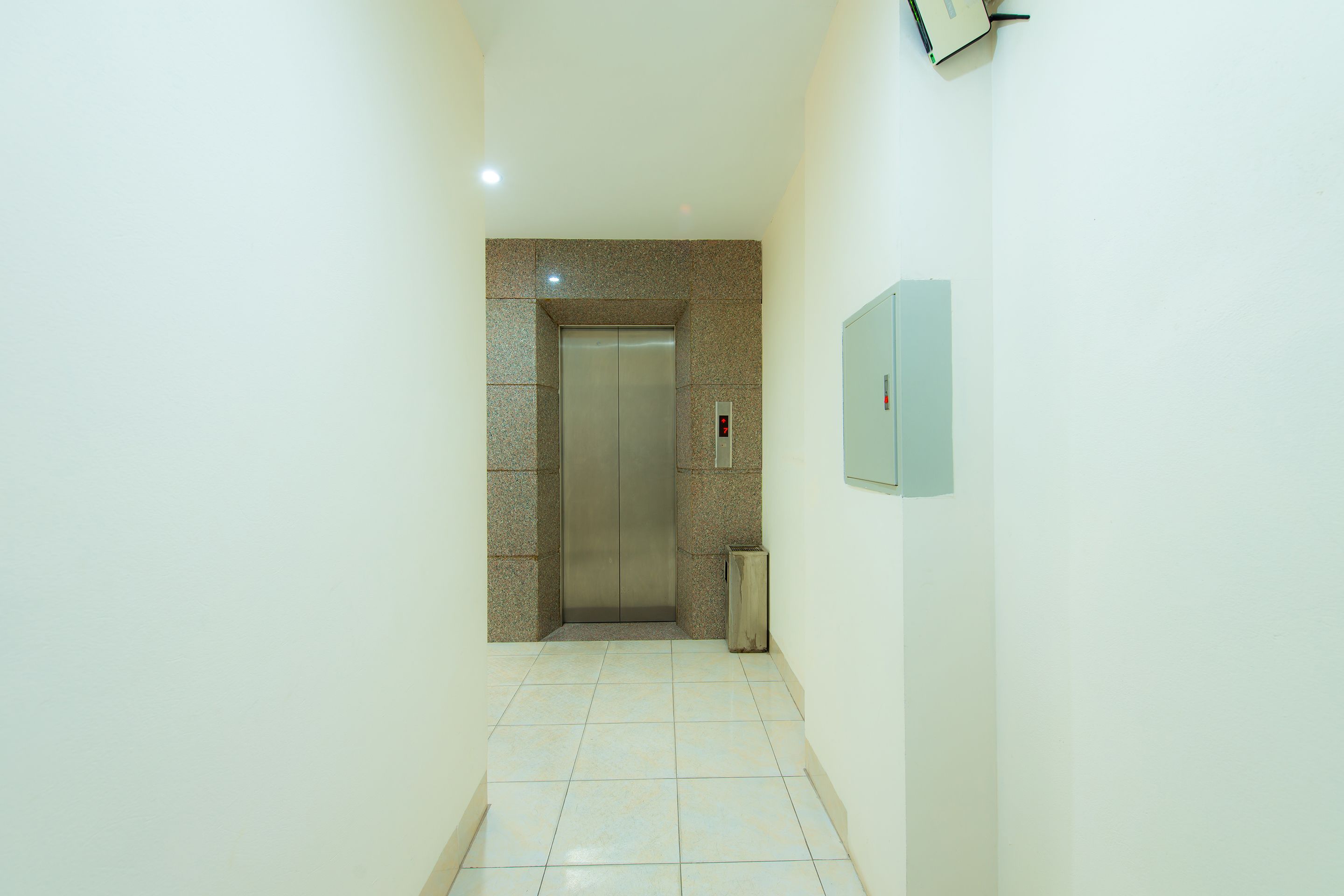 Photo - Super OYO 191 Dragon Hotel