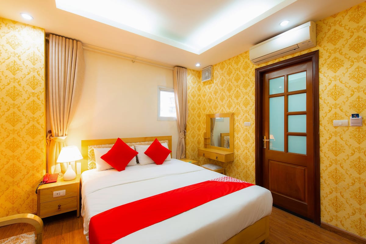 Standard Double Room | Meja, Wi-fi percuma