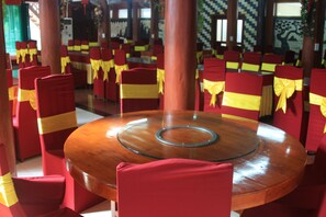 Breakfast, lunch and dinner served - Trung Du Hotel (Vinh Yen)