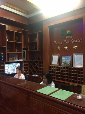 Reception - Trung Du Hotel (Vinh Yen)