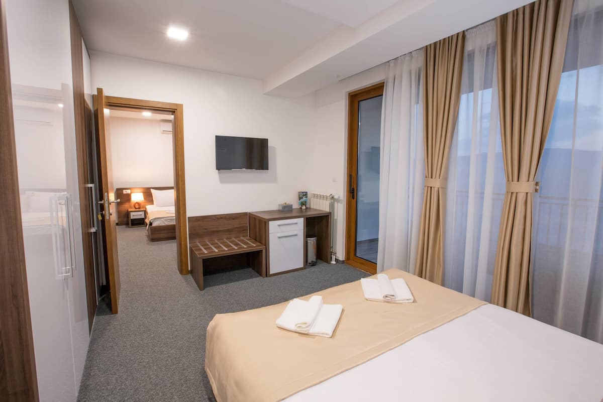 Suite Superior, letti multipli, vista città | Minibar, una cassaforte in camera, con stile personalizzato
