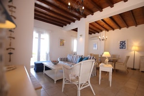 Villa | Vardagsrum | Platt-tv