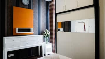 Room | Living area | TV