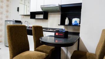 Room | In-room dining