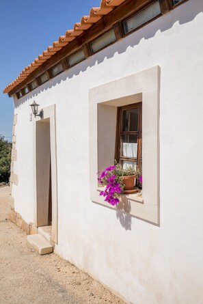 Front of property - F - Casa do Garibaldi in Quinta das Alagoas by DreamAlgarve (Lagos)