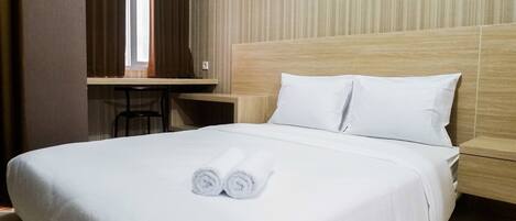Desk, free WiFi, bed sheets
