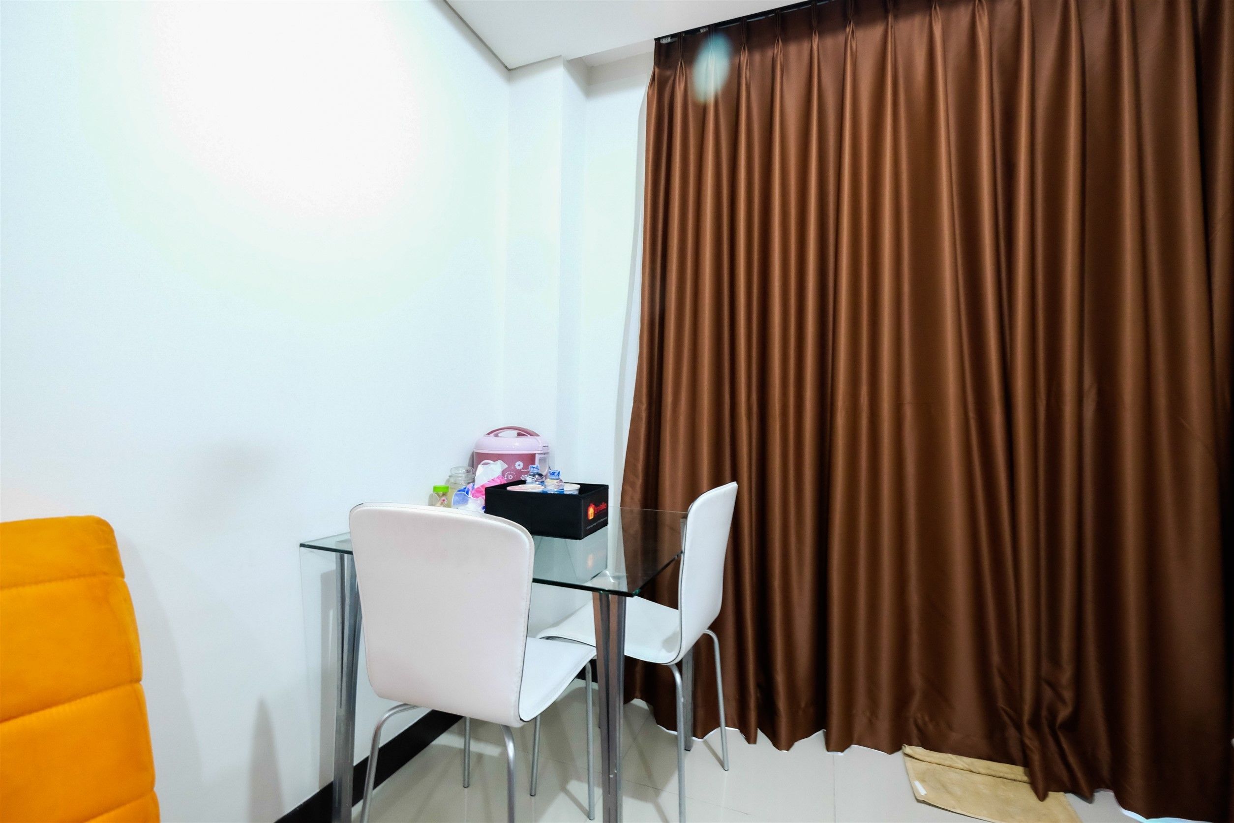 Makan di kamar