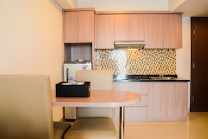 Chambre | Coin cuisine privé | Réfrigérateur, micro-ondes, plaque de cuisson