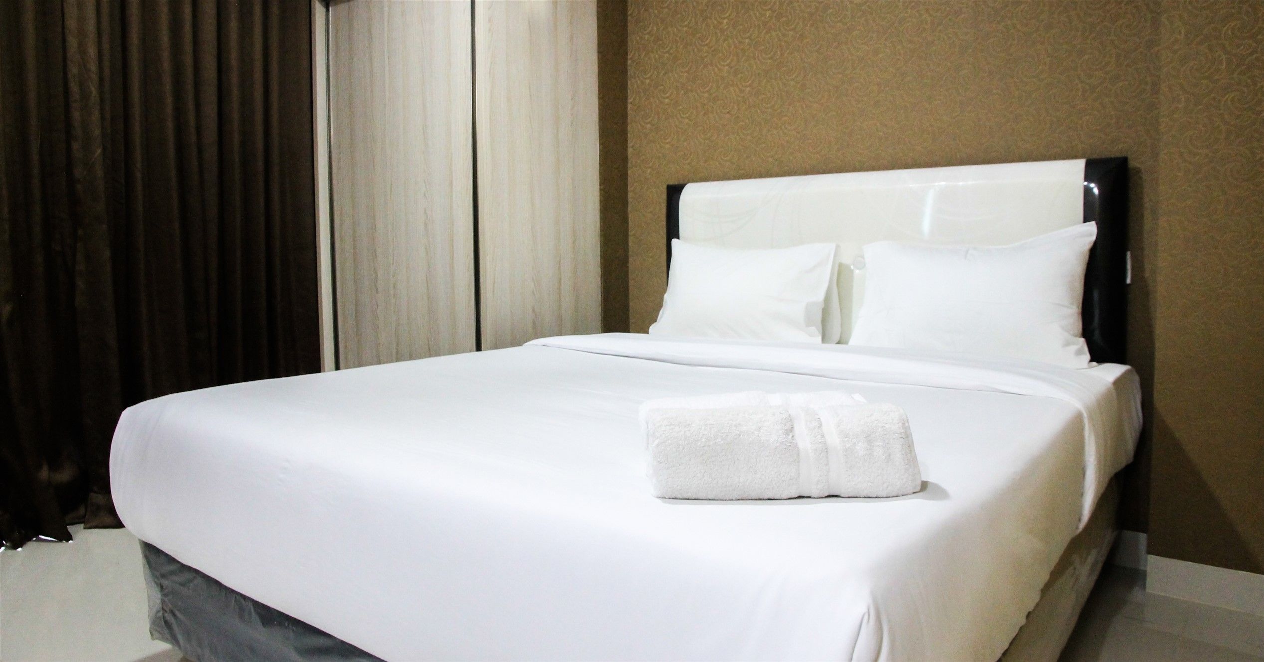 Room | Desk, free WiFi, bed sheets