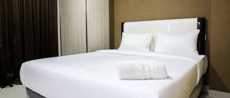 Room | Desk, free WiFi, bed sheets