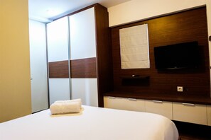 Room | 2 bedrooms, desk, free WiFi, bed sheets - Amazing 2BR with City View The Wave Apartment (Jakarta)