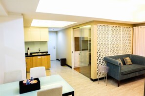 ห้องพัก | ห้องนั่งเล่น | ทีวี