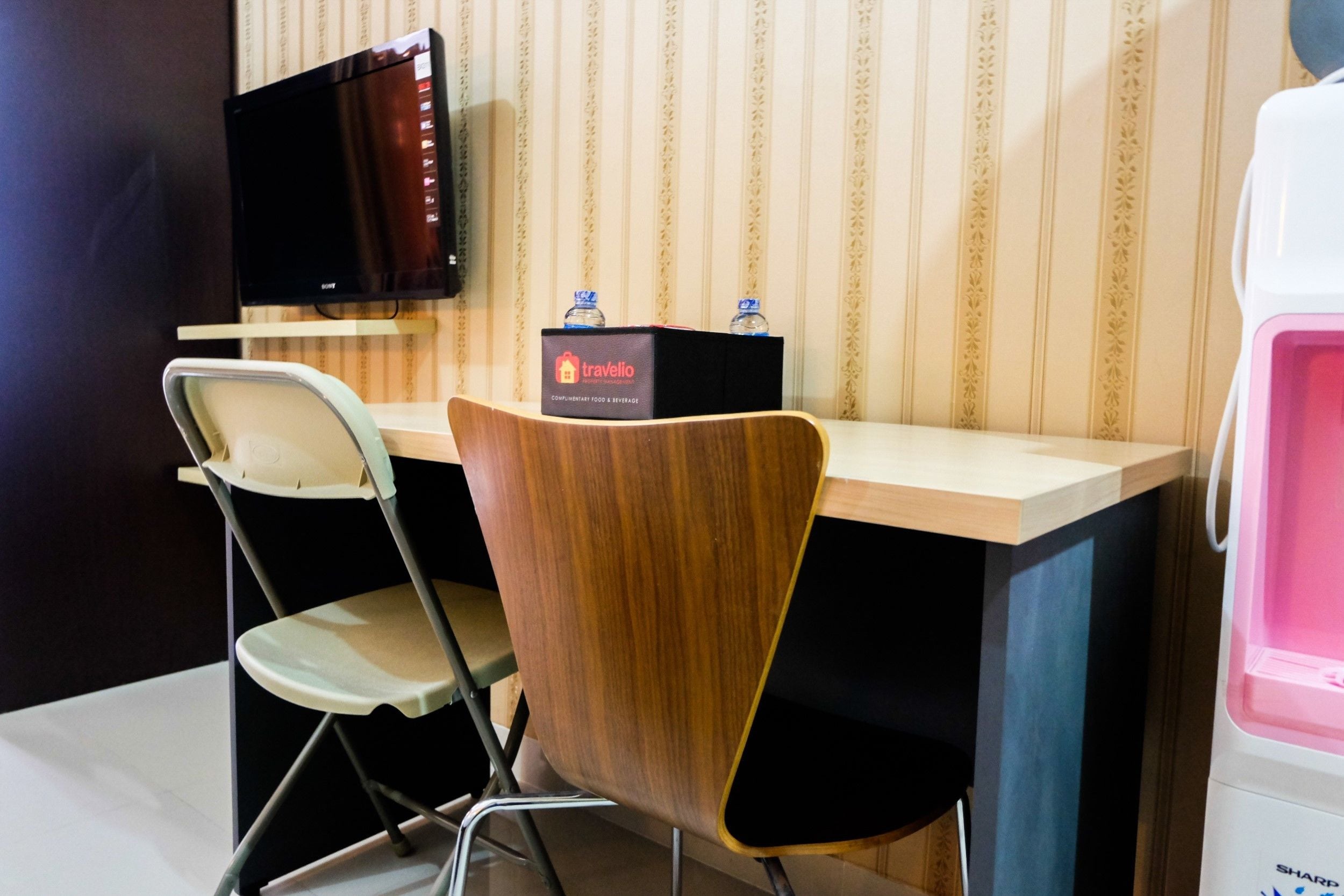 Room | In-room dining