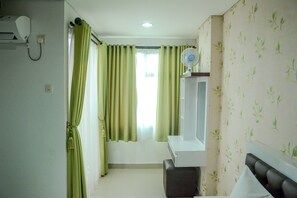 Room | Desk, free WiFi, bed sheets - Fully Furnished Studio Apartment @ The Enviro (Cikarang)