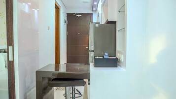 Room | In-room dining