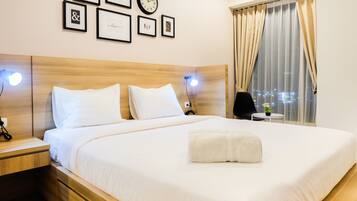 Room | Desk, free WiFi, bed sheets