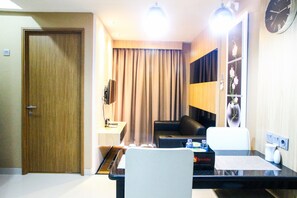 In-room dining - Cozy and Minimalist 1BR @ Oasis Apartment (Cikarang)