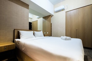 1 bedroom, free WiFi, bed sheets - Graceful & Luxury 1BR Casa De Parco Apartment (Pagedangan)