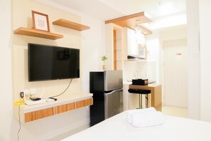 Room - Comfortable Studio Apartment @ Grand Kamala Lagoon (Bekasi)
