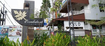 2BR Apartment with Private Bathtub at Galeri Ciumbuleuit 1