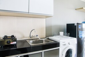 Private kitchenette - Brand New Studio The Oasis Apartment (Cikarang)