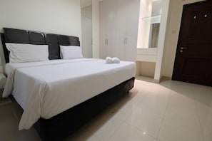 Room - Spacious 2BR Bellezza Apartment (Jakarta)
