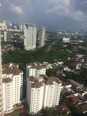 Exterior - Spacious 2BR Bellezza Apartment (Jakarta)