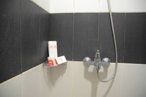 Room | Bathroom | Shower, free toiletries, towels