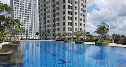 1BR Midtown Signature Apartment with Sofa Bed