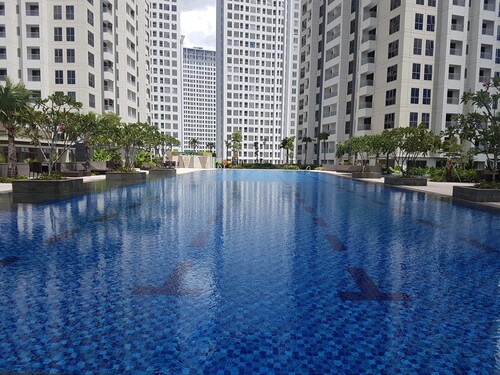 1BR Midtown Signature Apartment with Sofa Bed