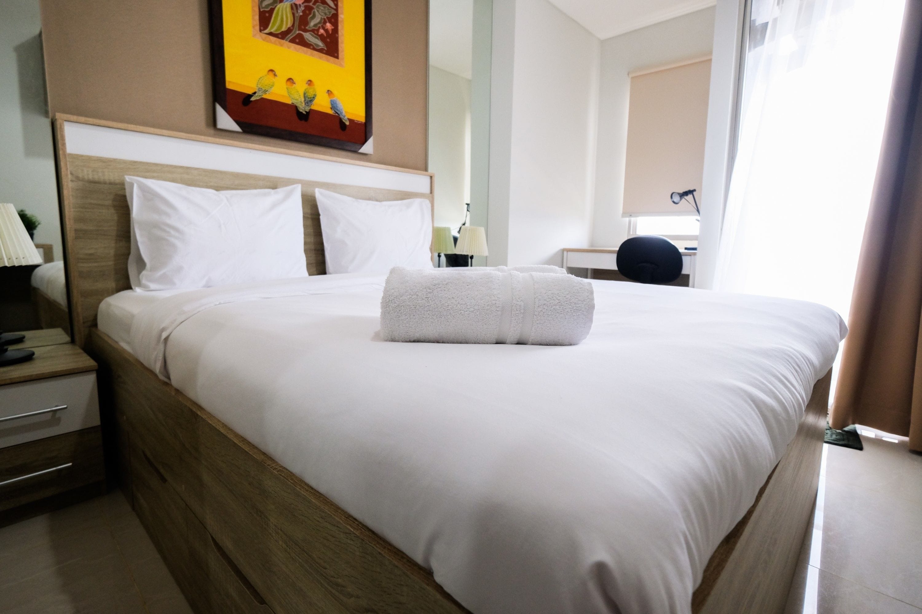 Habitación | Escritorio y ropa de cama 