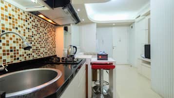 Room | Dapur kecil peribadi | Peti sejuk, dapur, alat memasak/pinggan mangkuk/perkakas dapur