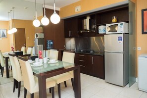 Room | In-room dining
