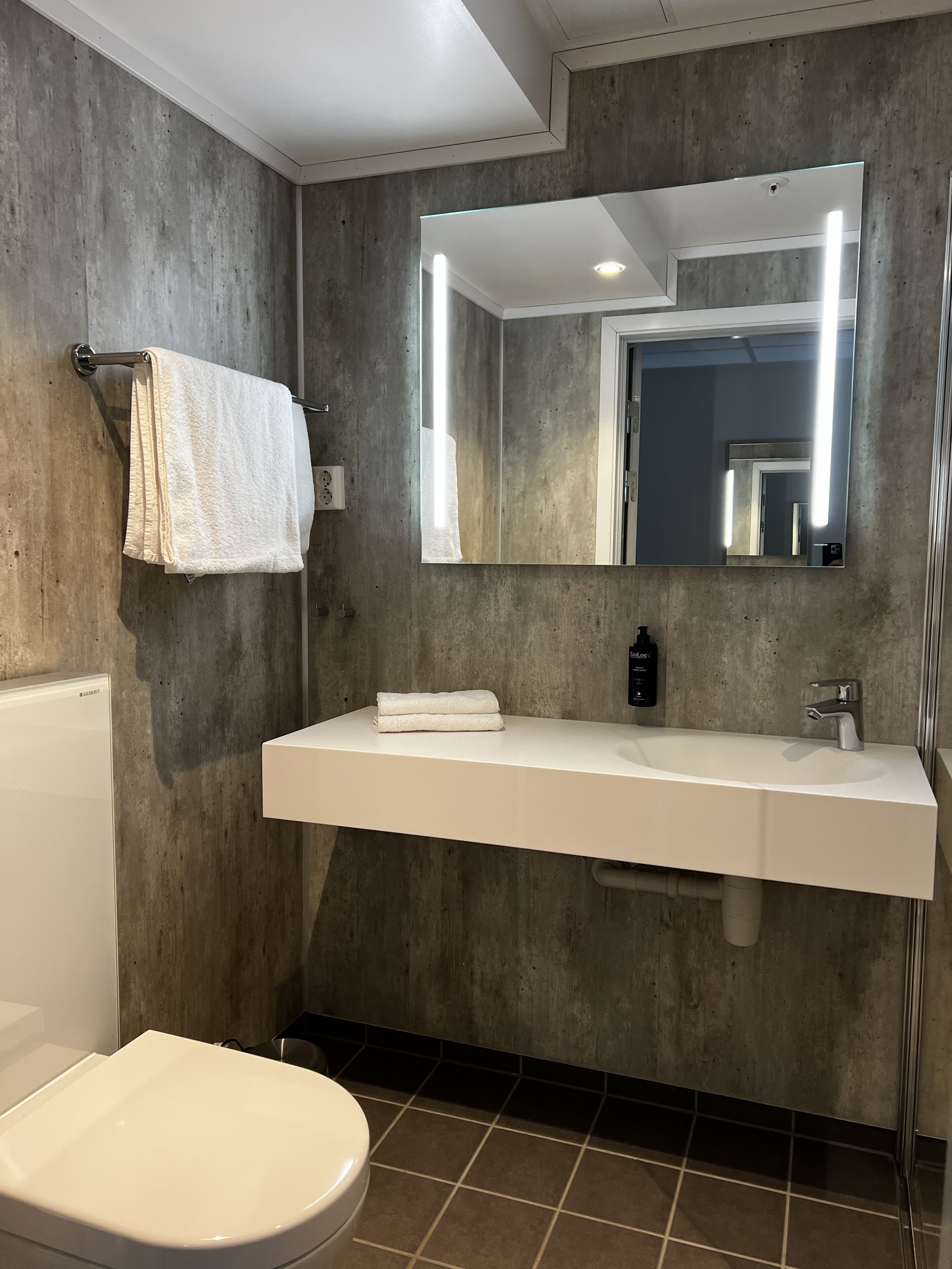 1 bedroom, pillow-top beds, in-room safe, desk