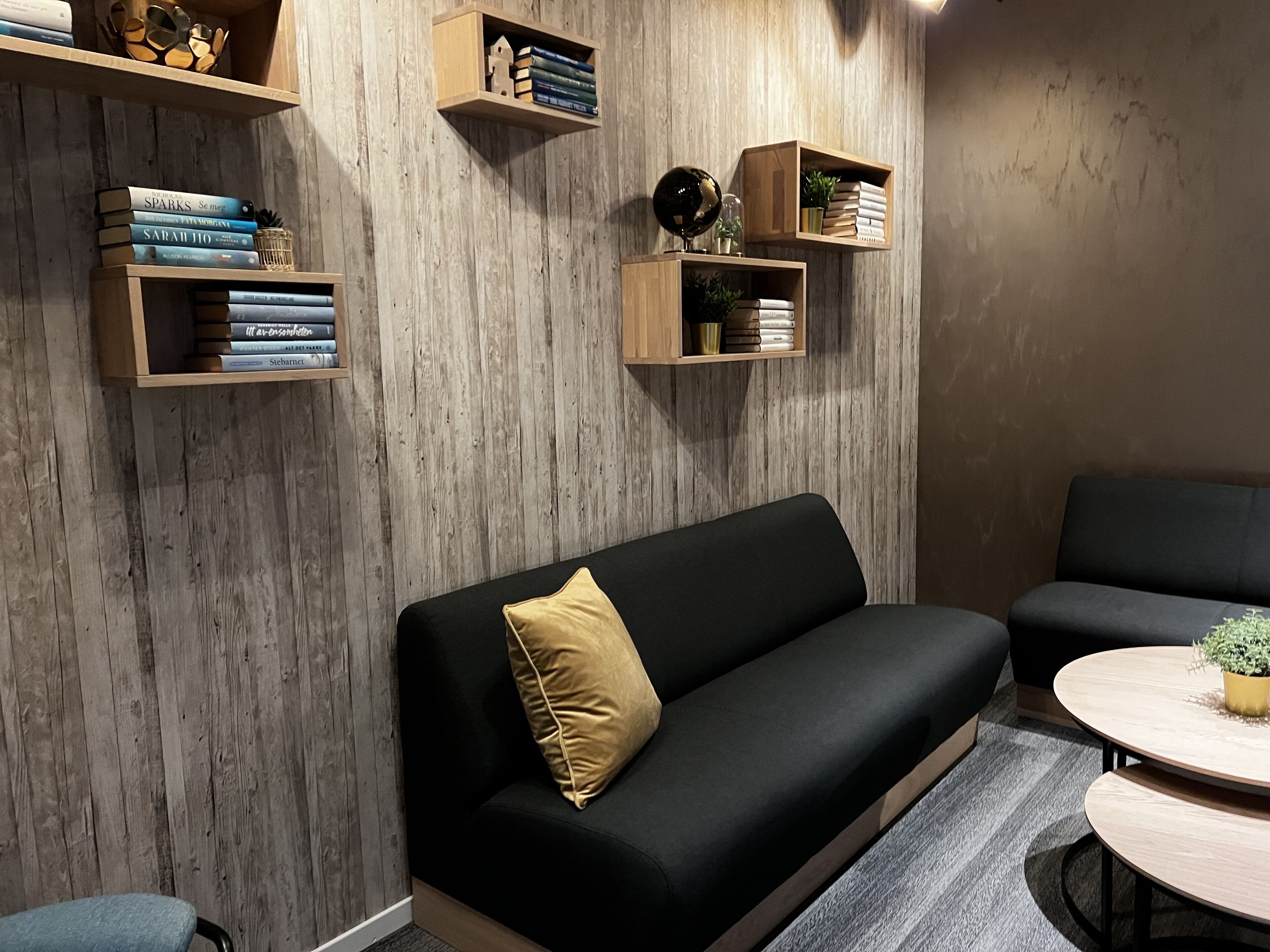 42-inch flat-screen tv with digital channels, tv