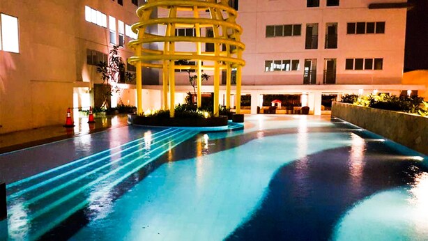 Kolam renang outdoor