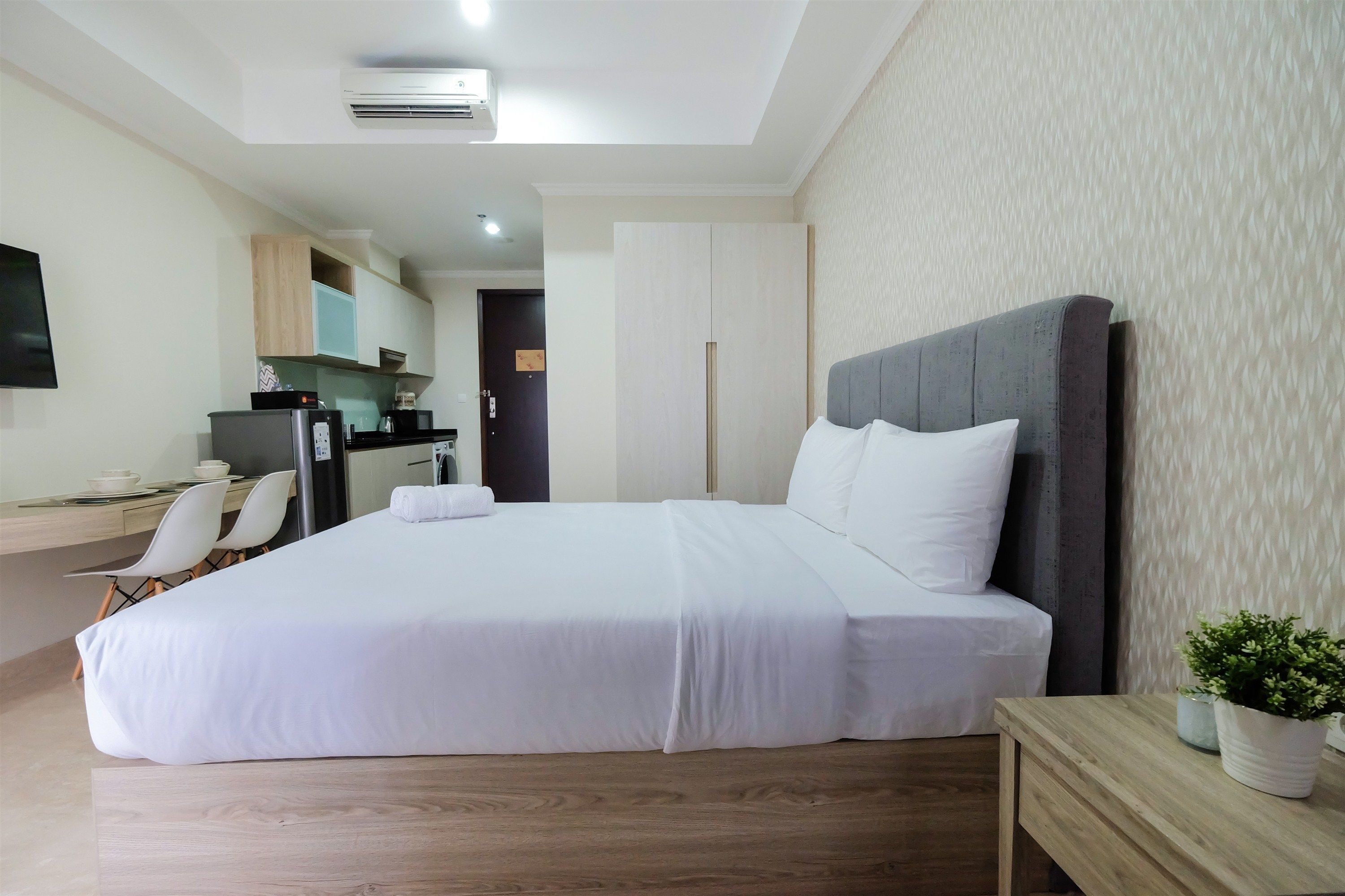 Habitación | Escritorio, wifi gratis y ropa de cama 
