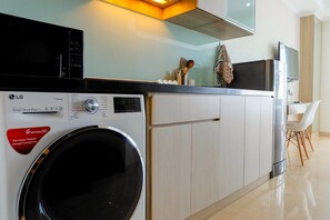 Room | Private kitchen | Fridge, microwave, stovetop, electric kettle
